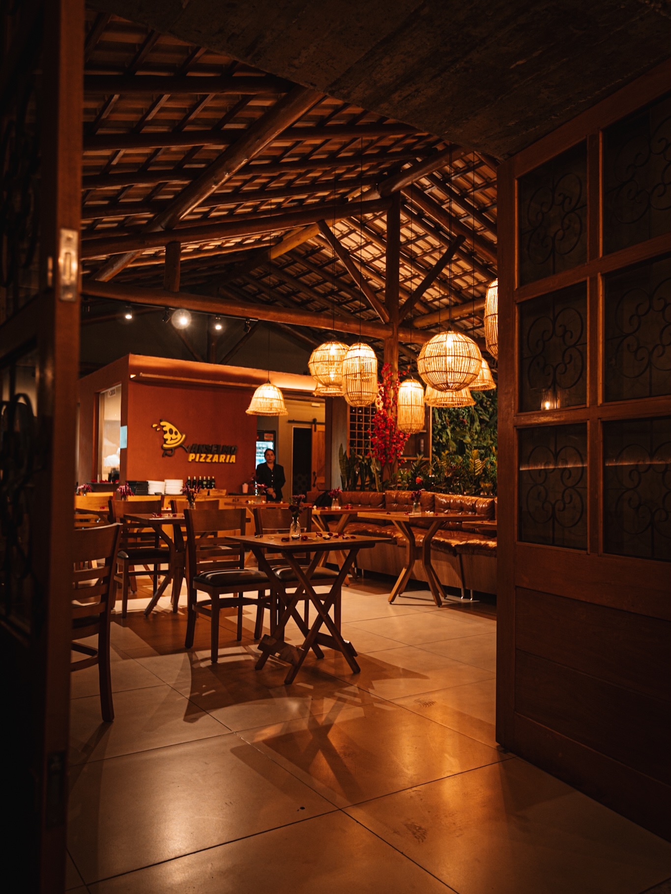 Ambiente preparado para receber clientes